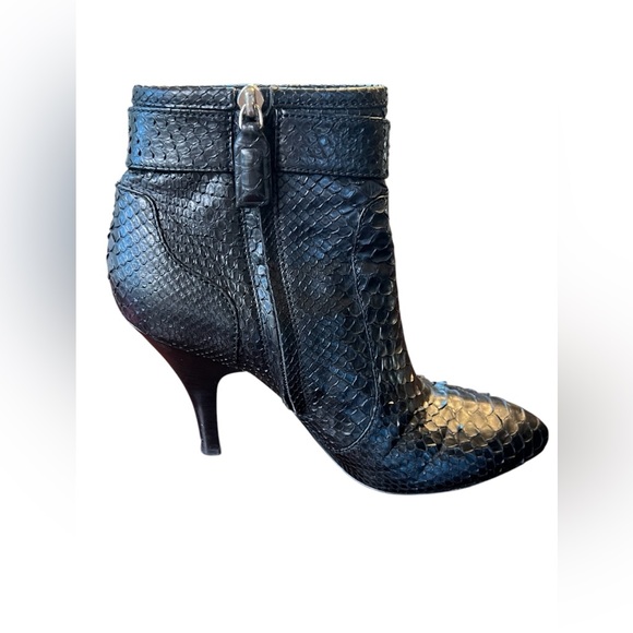 Burberry Black Python Snakeskin Ankle Boots Women’s Size 38 Style BUR435405 - Picture 8 of 13